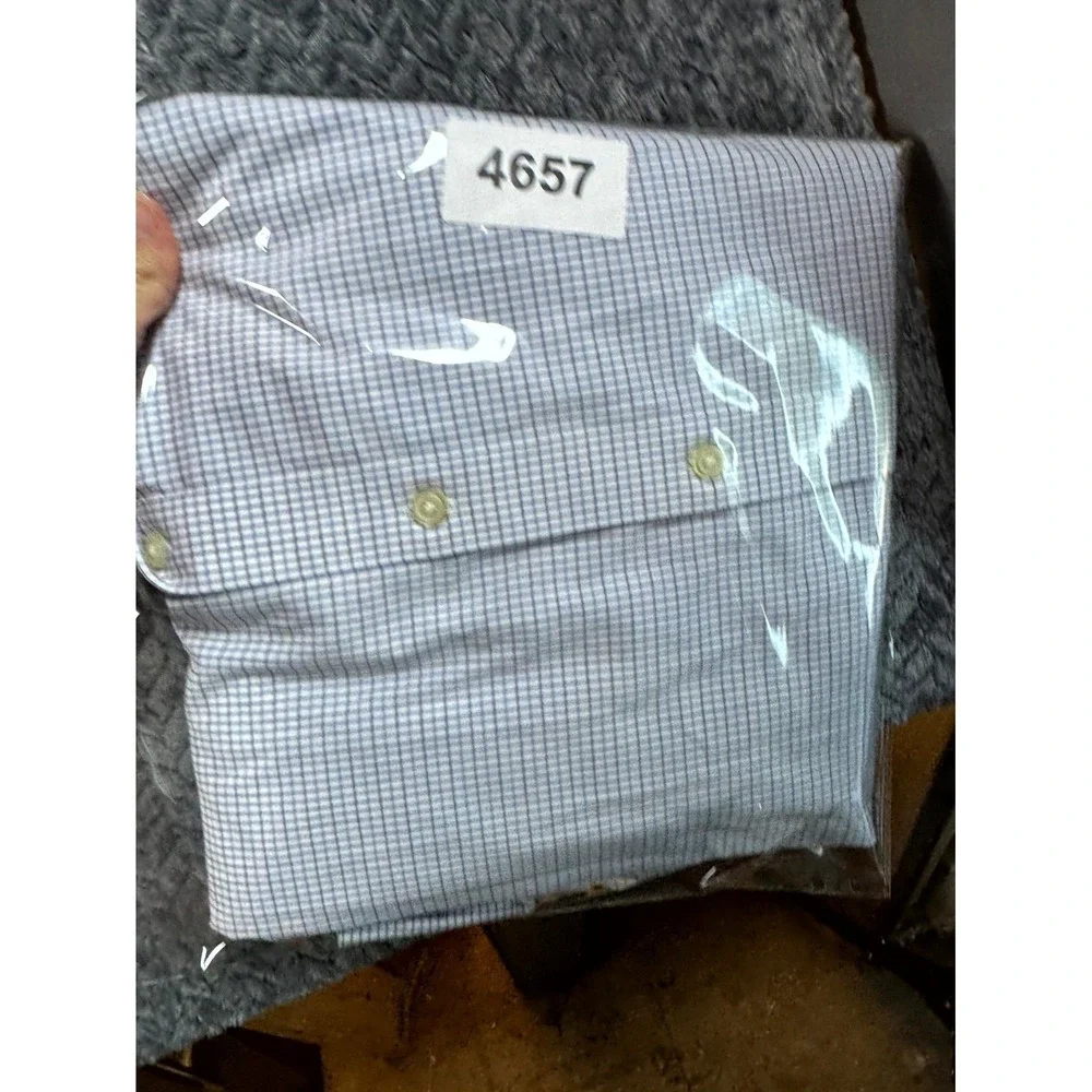 Banana Republic Untucked Fit Dress Shirt Mens L 16-16.5 White Blue Check Formal